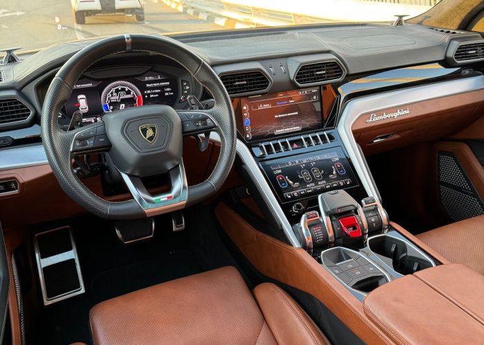 Lamborghini urus 2020 (2)