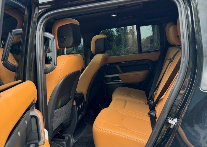 Land Rover Defender P110 2024 (4)