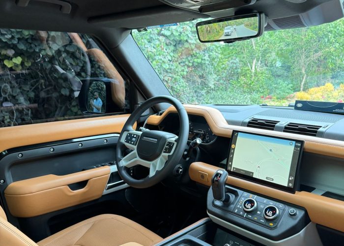 Land Rover Defender P110 2024 (6)