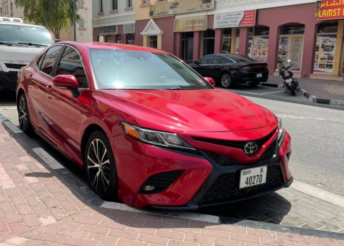 Toyota Camry 2020 (1)
